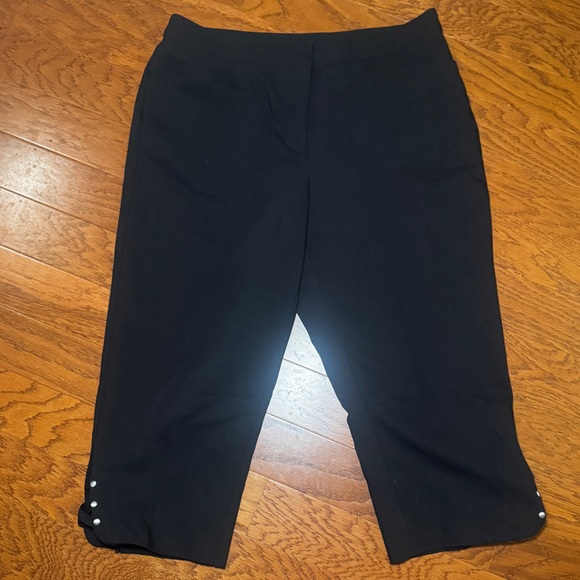 Ruby Rd. Pants - Ruby Rd. | Women’s Petite Black Capris Size 12P